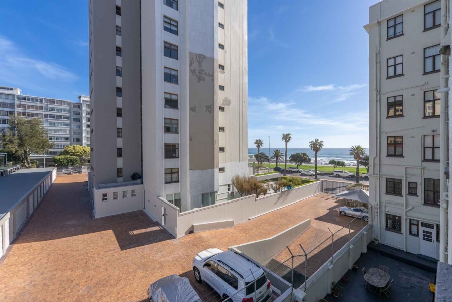 1 Bedroom Property for Sale in Sea Point Western Cape